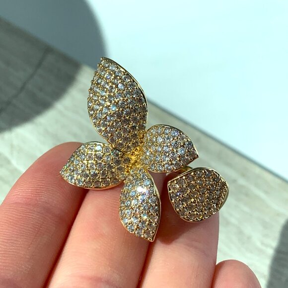 NEW ~ Anthropologie Adina Eden Fancy Flower Petal Gold Ring — Adjustable band - Picture 10 of 16